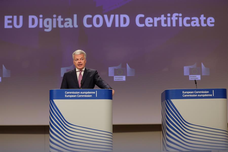Los países de la UE pueden empezar a usar voluntariamente el certificado de vacunación contra el Covid-19 digital