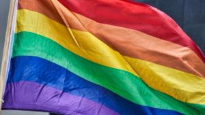 Pareja de Florida tendrá que pagar multa por exhibir bandera del Orgullo Gay en su casa