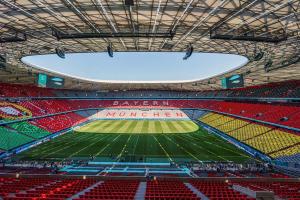 Múnich carga contra la Uefa por prohibir iluminar con el arcoíris Lgbti el estadio Allianz Arena
