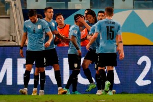 Uruguay dejó la piel ante Bolivia y se metió en cuartos de final