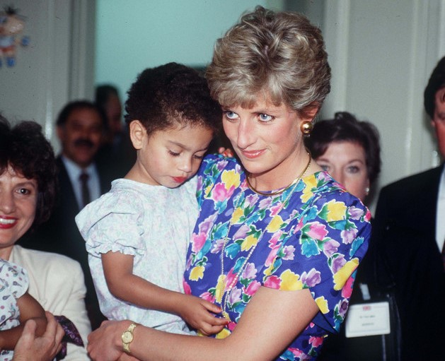 Por qué la princesa Diana nunca llevaba sombrero a sus encuentros con niños
