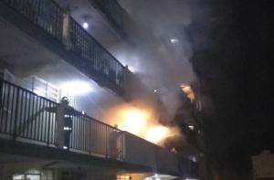 Reportaron incendio de un apartamento en Los Teques este #13Jun (Video)
