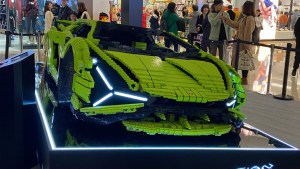 Lego construyó un increíble Lamborghini Sián en tamaño real (Video)