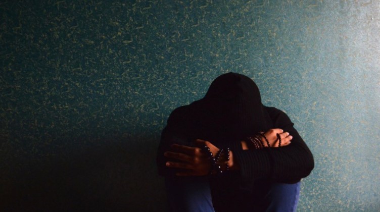 Uñas arrancadas, violaciones y niñas usadas como trofeos sexuales: Las escalofriantes prácticas de los narcos del Reino Unido