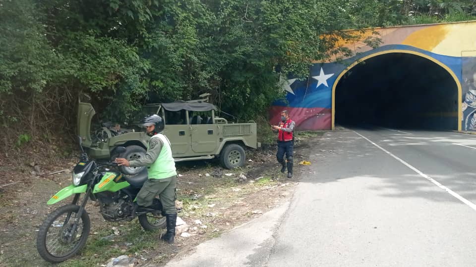 Militares colisionaron con un talud a la salida del túnel Los Ocumitos