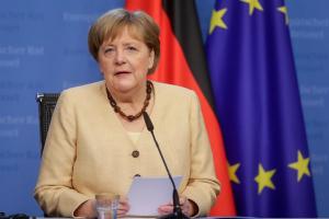 Merkel: La UE merece defender sus intereses frente a Putin en una cumbre