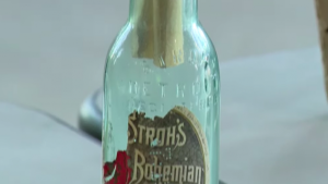 Hallaron en Míchigan una botella de cerveza de hace más de 100 años con un mensaje dentro