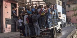 Escasez de gasolina tiene en jaque al transporte público en Aragua (Video)