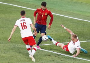 España anota su primer gol en la Eurocopa tras el tanto de Morata ante Polonia