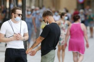 España pone fin al uso obligatorio de la mascarilla al aire libre