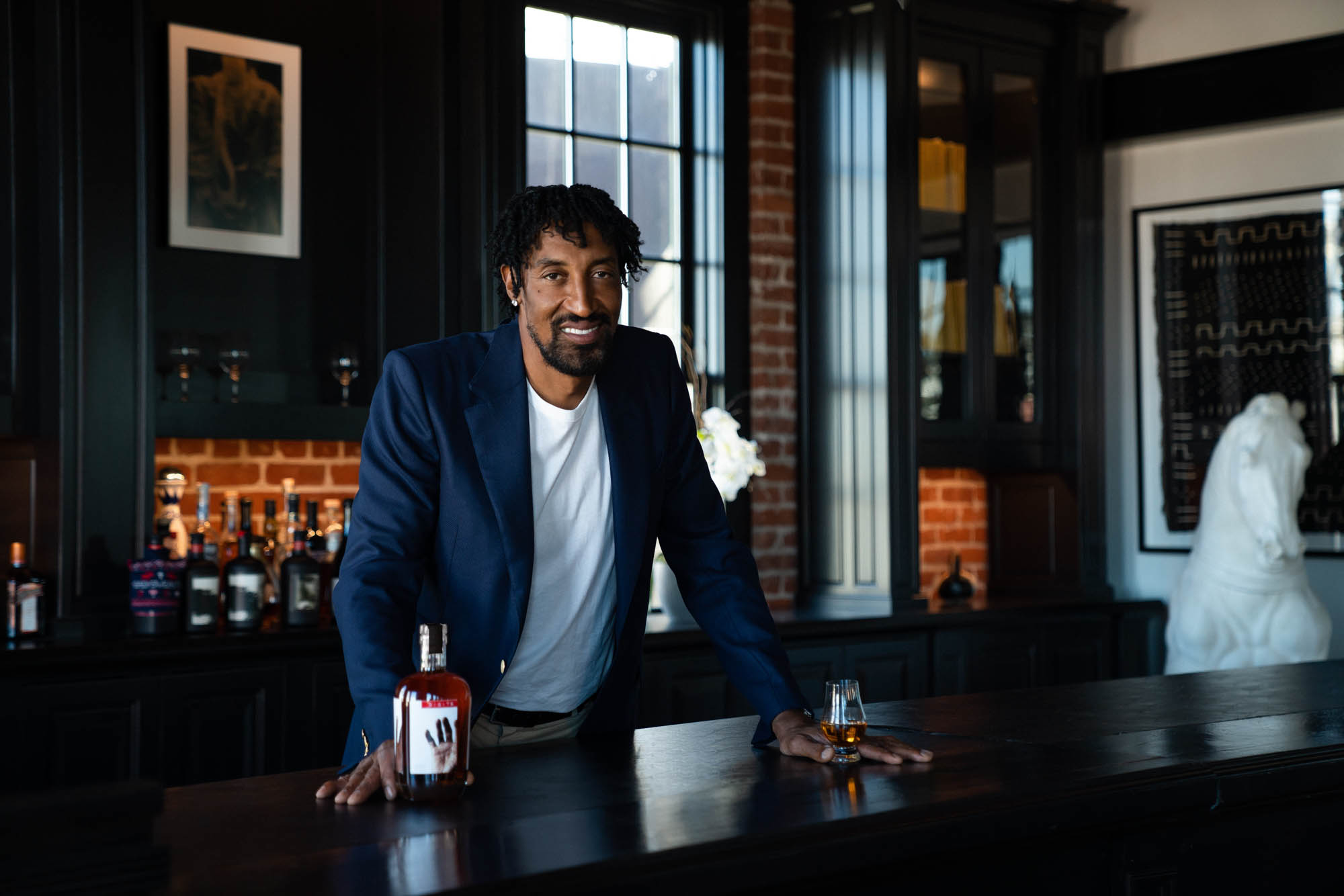 La leyenda de Chicago, Scottie Pippen, anunció el lanzamiento de su propio Bourbon