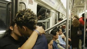 ¡Ay papá! Descubren una orgía masculina en pleno metro en la ciudad de Mallorca