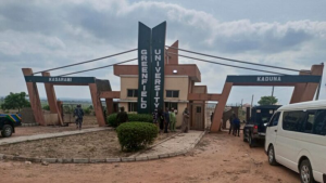 Hombres armados asesinaron a un estudiante y secuestraron a otros diez en Nigeria