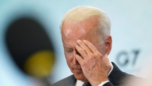 Biden recibió informe de inteligencia sin conclusión sobre el origen de Covid-19
