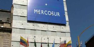 Socios de Mercosur amenazan a Uruguay si negocia un acuerdo fuera del bloque