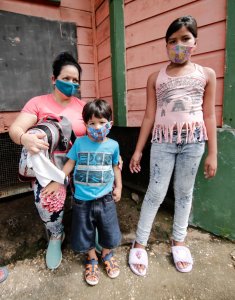Between a rock and a hard place: Venezuelan migrants and trinidadians hit by the pandemic