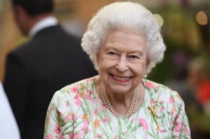 Por qué Isabel II se muestra tan sonriente pese a las últimas desgracias que vivió