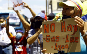 Caraqueños protestaron por las interminables fallas de los servicios básicos #15Jun (Video)