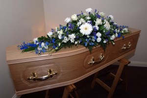 INSÓLITO: Suspendieron el funeral porque el muerto “se movía” en el ataúd