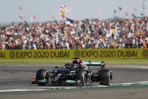Red Bull pidió revisión oficial de la sanción a Hamilton en GP de Gran Bretaña