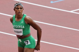 Atleta nigeriana Okagbare fue suspendida por dopaje en la final olímpica de 100 metros