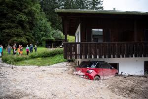 La cifra de víctimas mortales por las devastadoras inundaciones en Europa superó las 200