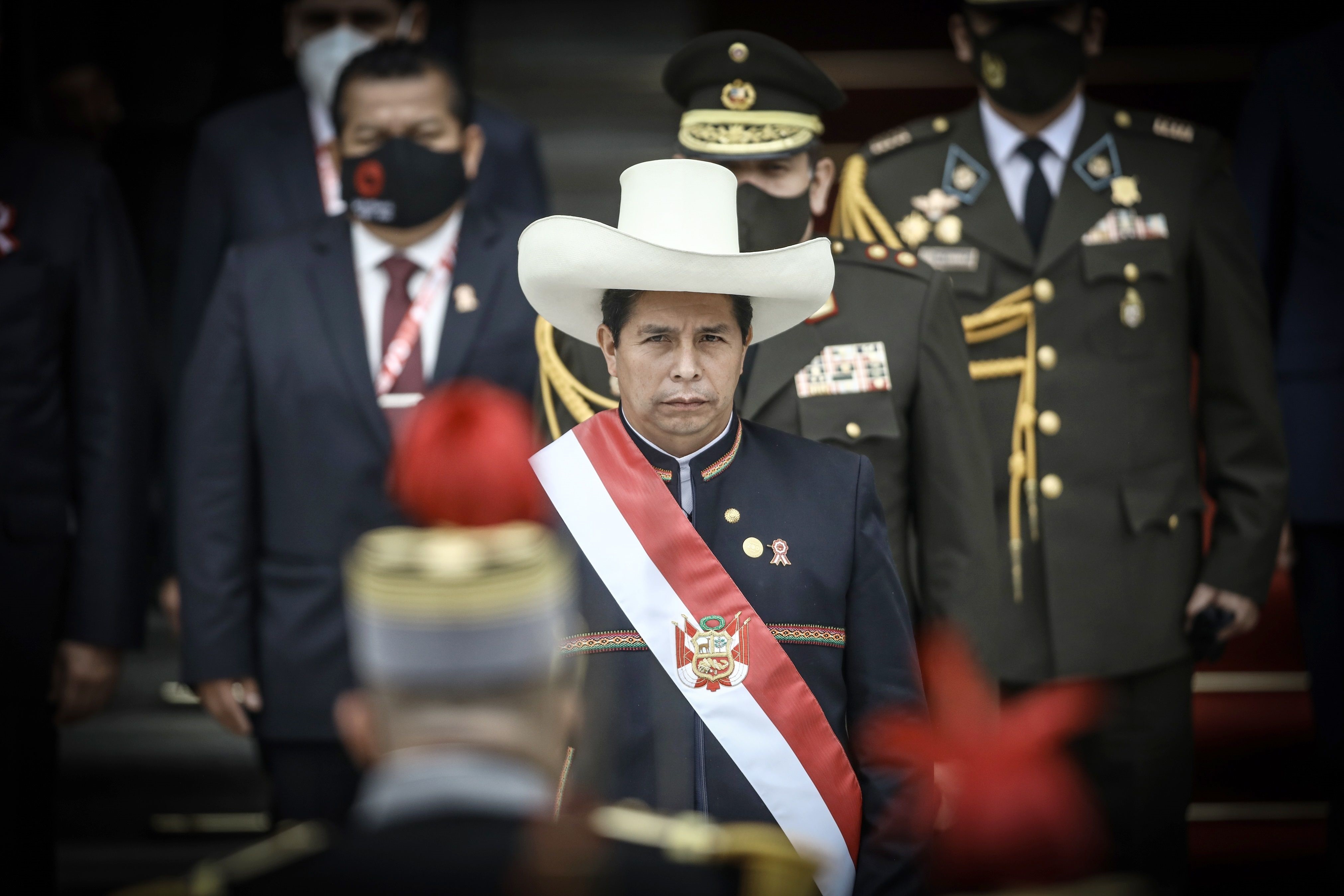 Allanaron oficinas de Perú Libre, partido del presidente Castillo, por investigación sobre lavado de dinero