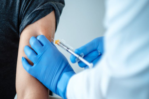 EEUU se prepara para vacunar con una dosis de refuerzo a personas vulnerables