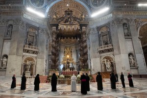 El papa Francisco preside en el Vaticano la jornada por la paz en Líbano