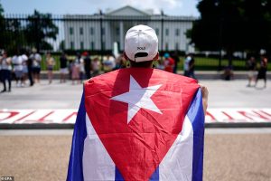 EEUU tomará medidas tras las protestas en Cuba: Analiza volver a permitir envío de remesas y ampliar presencia diplomática