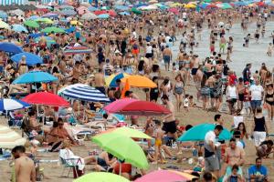 La quinta ola de Covid-19 frena las esperanzas de recuperar el turismo en España