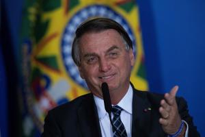 Bolsonaro presentó proyecto para sustituir programa social creado por Lula