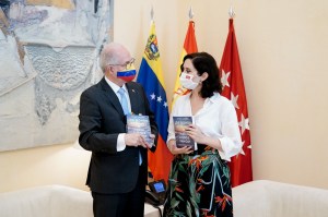 Presidenta Díaz Ayuso al presentar libro de Antonio Ledezma: “Coraje, valentía y esperanza en defensa de Venezuela”