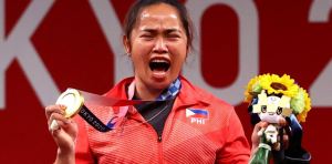 La primera medallista de oro de Filipinas recibirá casi un millón de dólares en premios