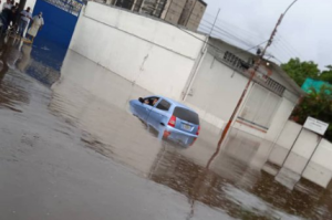 Fuertes lluvias causan estragos en Maracay #2Jul (Videos)