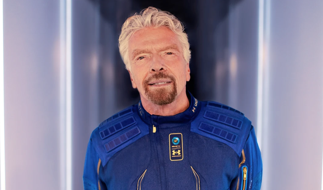 Richard Branson, de vender discos en un sótano a viajar a la puerta del espacio