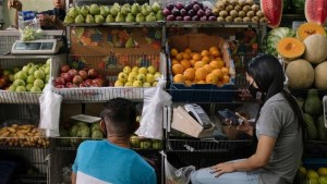 UN agency begins to distribute food rations in Venezuela