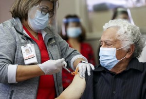 La EMA pidió a los países acelerar la vacunación frente a la “rápida propagación” de la variante Delta