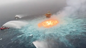 Se “incendió” el mar: Las impactantes imágenes de una fuga de gas en el Golfo de México