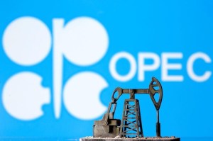 La producción de la OPEP alcanza en julio un máximo de 15 meses (encuesta Reuters)