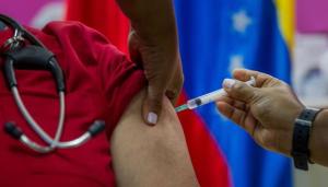 Médicos manifestaron que los venezolanos tienen derecho de verificar el tipo y nombre de las vacunas que se les aplique