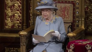 El miembro de la familia real que más teme la reina de Inglaterra que salga peor parado en el libro de su nieto Harry