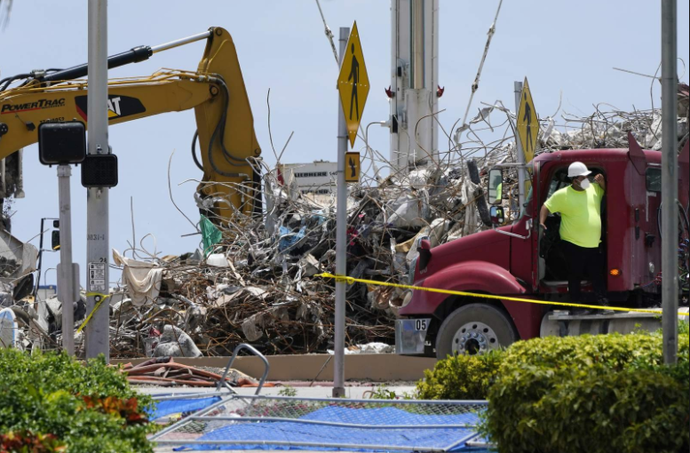 Esfuerzo por encontrar a víctimas del edificio derrumbado en Surfside podría terminar pronto