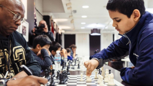Niño récord de 12 años conquistó título de gran maestro e hizo historia en el ajedrez