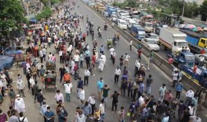 Bangladés levantará confinamiento por festival religioso pese a récord de contagios