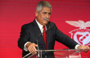 Prisión domiciliaria para el expresidente del Benfica y fianza de tres millones de euros
