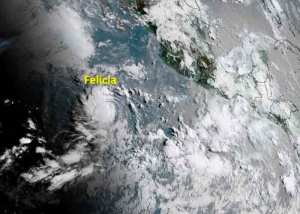 El ciclón Felicia tomó fuerza y subió a huracán categoría uno lejos de costas mexicanas