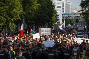 VIDEOS: Manifestaciones en Francia tras nuevas medidas de Macron contra el Covid-19