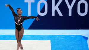 La campeona olímpica de gimnasia Simone Biles, fuera de las finales por equipos de Tokio 2020