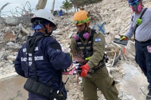 “Muy significativo”: Recuperaron libros sagrados judíos entre los escombros luego del derrumbe en Miami
